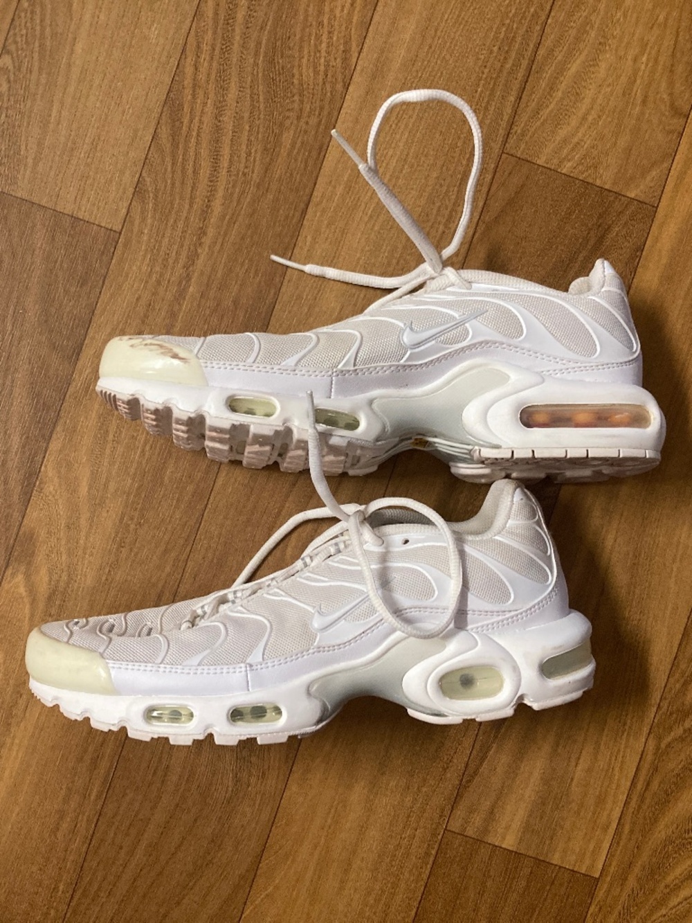 Nike Air Max Plus TN White Womens Athletic Sneakers - Size 9.5 - DM2362-100 GUC